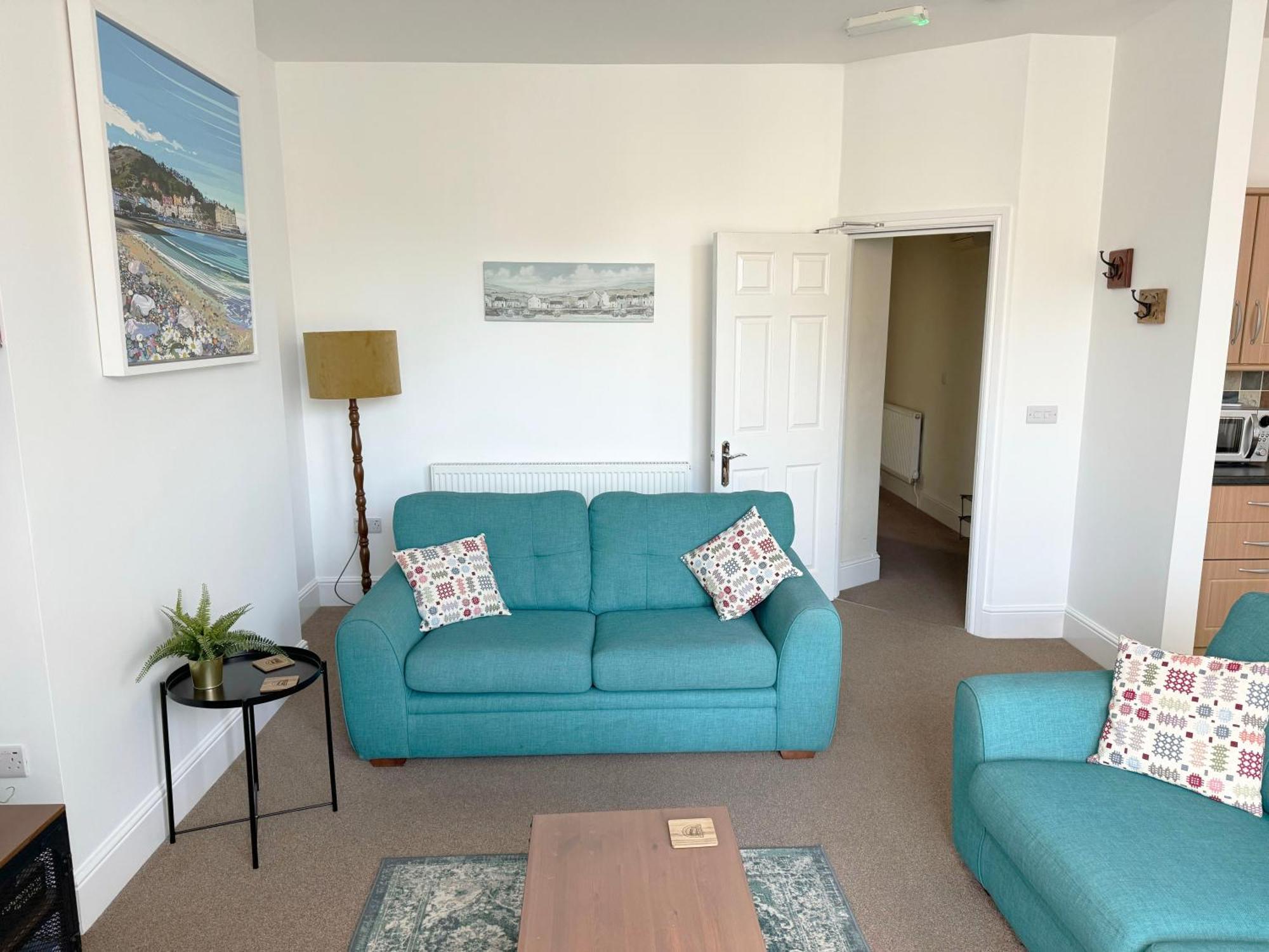 Private Parking, Central Llandudno, King Bed With Ensuite At Clement Lodge Exterior photo
