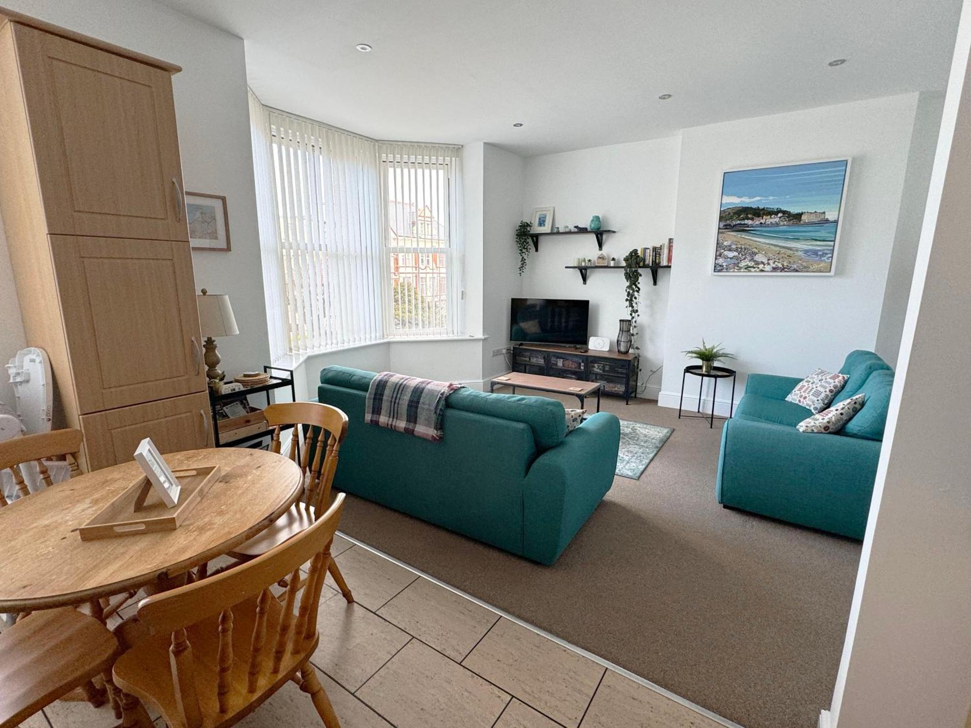 Private Parking, Central Llandudno, King Bed With Ensuite At Clement Lodge Exterior photo